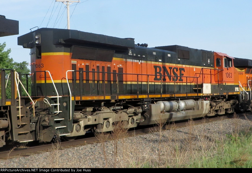 BNSF 1063